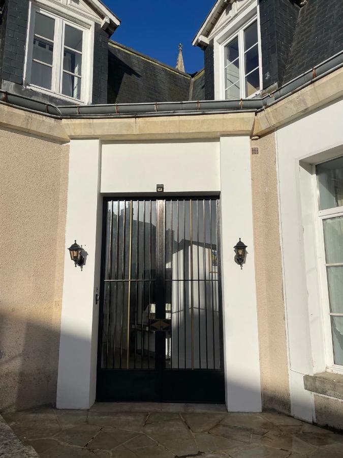 Les Hotes D'eloise Guest house *